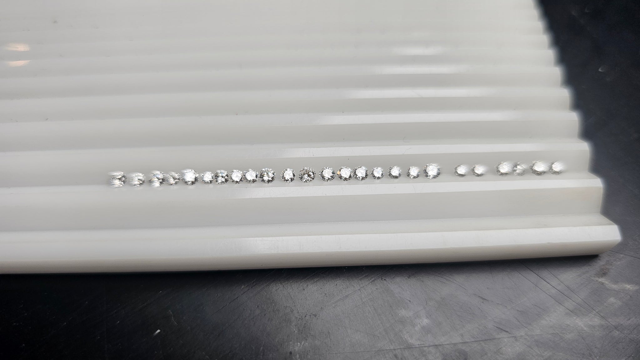 Natural Melee Diamonds (min 1ct order) 2.1mm - 2.7mm DEF VS2+ VG+ make - Far East Gems & Jewellery