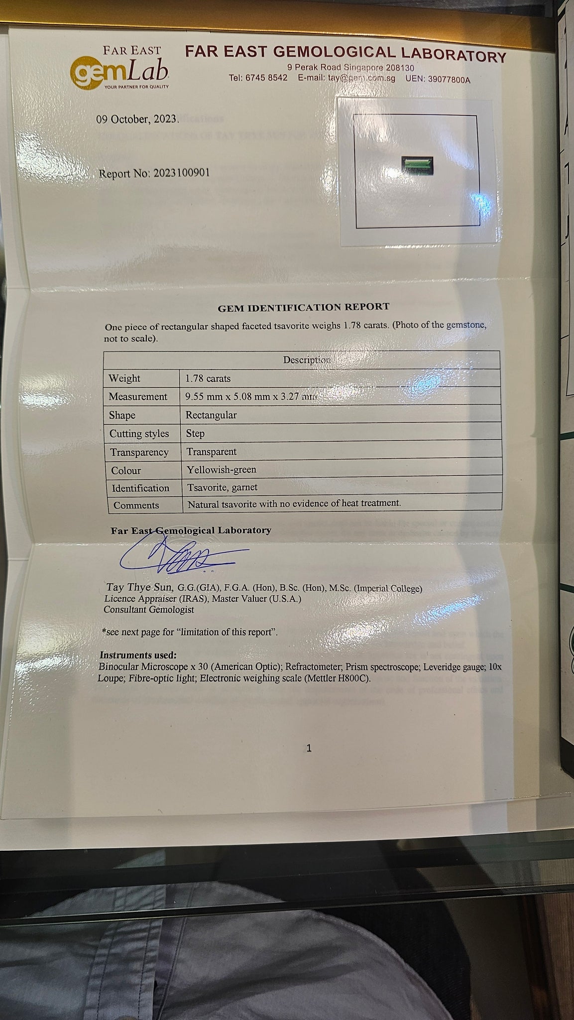 Tsarvorite Garnet 1.78ct Baguette Cut - Far East Gems & Jewellery