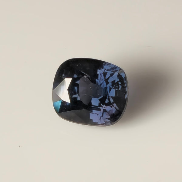 3.02ct Colour Change Sapphire Green to bluish Purple - Far East Gems & Jewellery