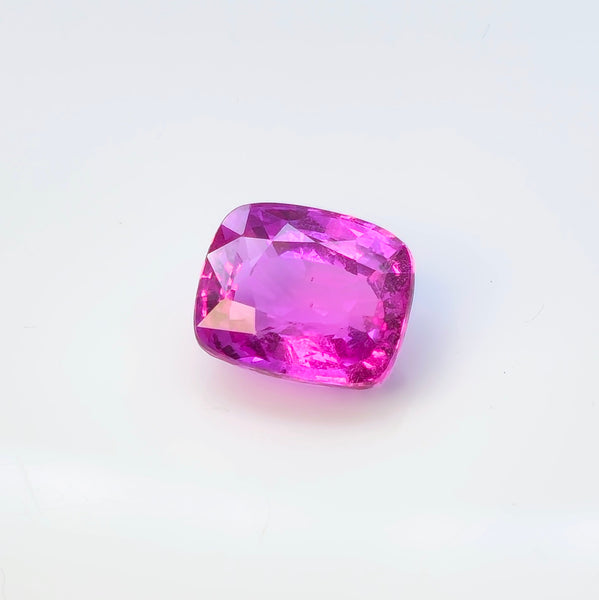 5.57ct Natural Pink Sapphire (heat)