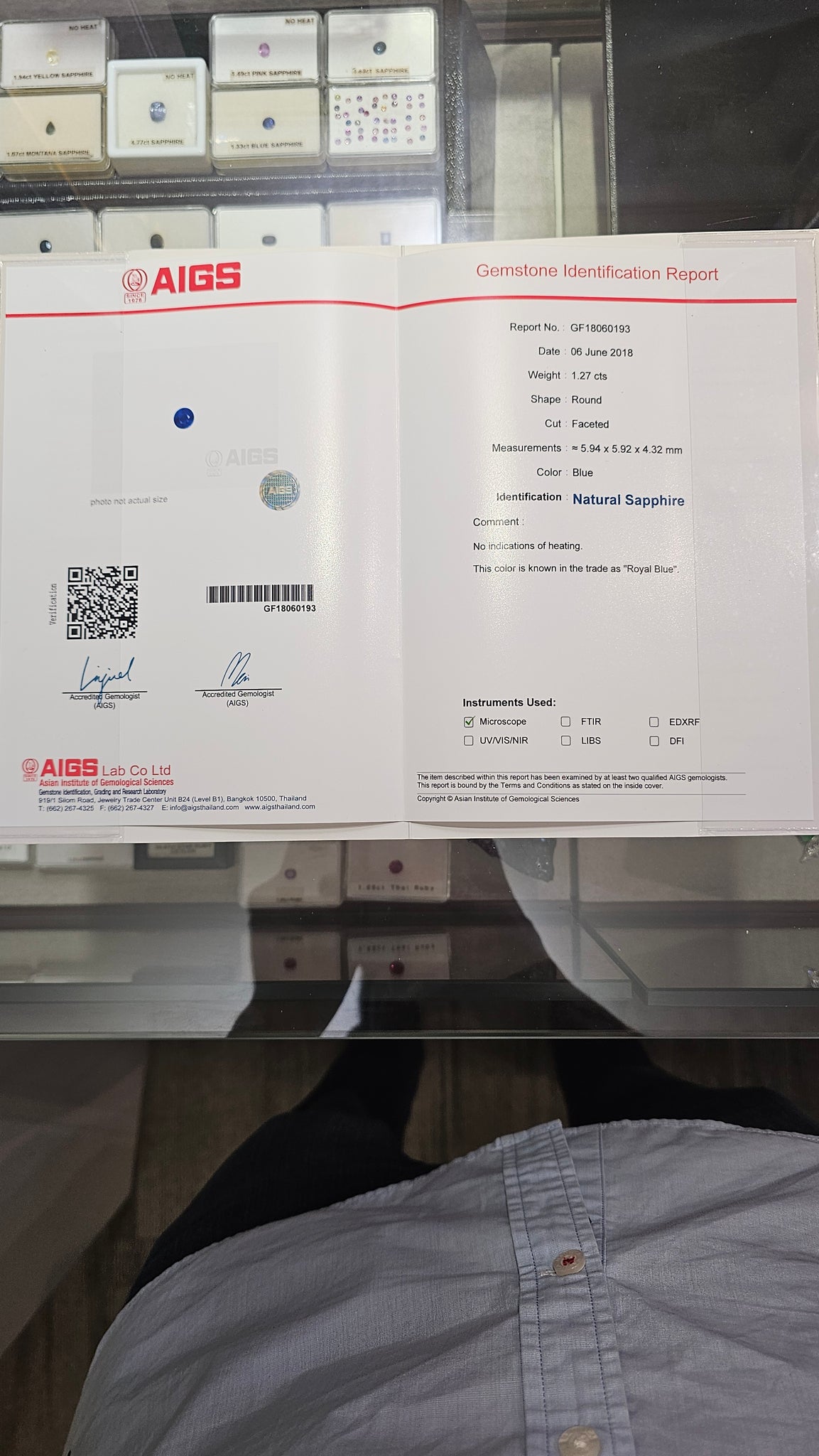 Royal Blue Sapphire Natural No heat round 1.27ct - Far East Gems & Jewellery