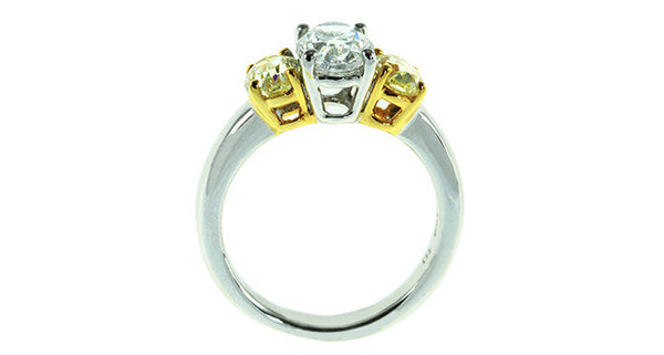 Diamond ring with 1.50ct D colored diamond & 2 pcs Fancy Yellow Diamonds - Far East Gems & Jewellery